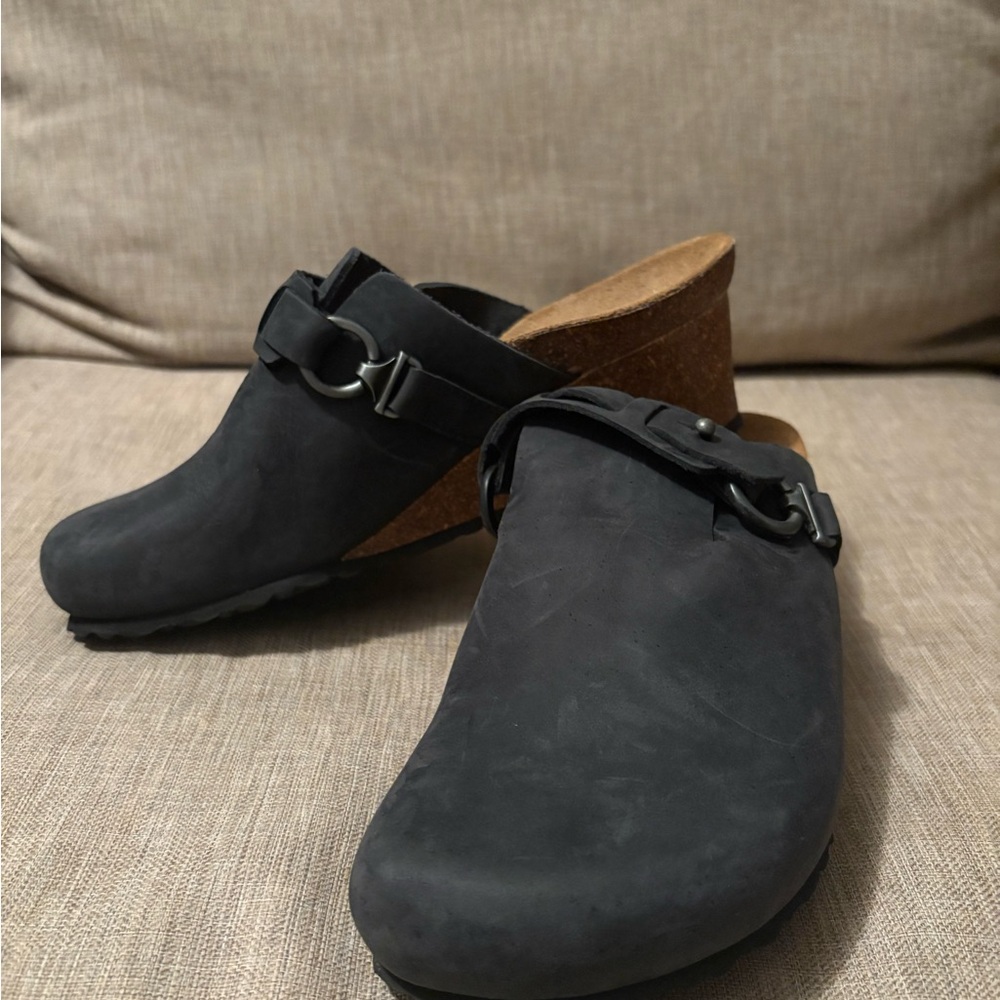 Stylish Black Women's Clogs